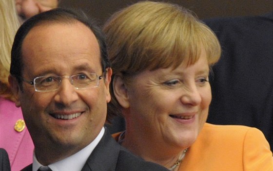 Francouzský prezident Francois Hollande a nmecká kancléka Angela Merkelová.