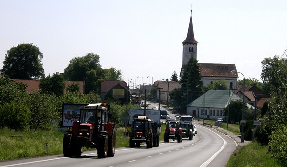 Po celé zemi se bude konat protest zemdlc, technika pomalu pojede hlavními tahy. Ilustraní foto