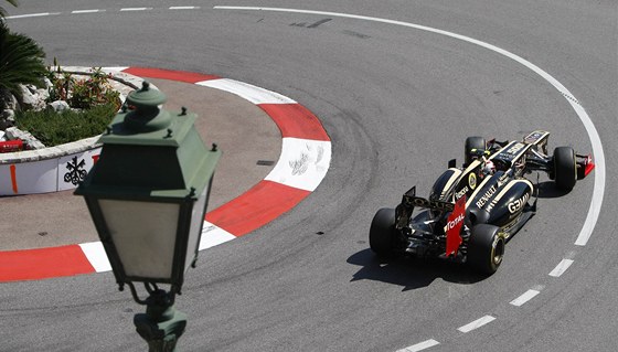 NA JEDNIKU. Lucerna, nejpomalejí zatáka seriálu formule 1, a Romain Grosjean...