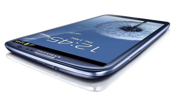 Galaxy S III v modrém provedení bude zpoátku vzácností