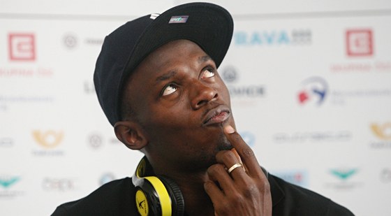 Usain Bolt hýil na tiskové konferenci v Ostrav dobrou náladou.