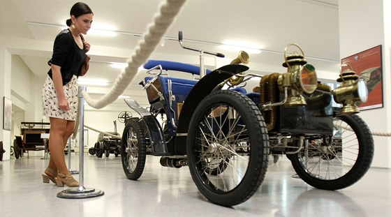 Národní technické muzeum v Praze vystavuje auta a motocykly, které byly doposud