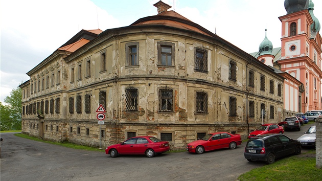 Zdevastované lázn v Kyselce zvolili ped rokem lidé v anket jako nejohroenjí památku Karlovarského kraje.