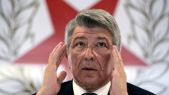 Prezident fotbalovho klubu Atltico Madrid Enrique Cerezo Torres vystoupil 29.