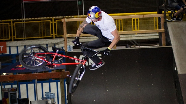 Osm ronk Bike Hall Contest pilkal do Trutnova ty nejlep BMX jezdce a pedvedl ty nejlenj triky.