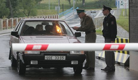 Závory se sice na esko-polské hranice nevrátí, ale kontroly mají být v dob