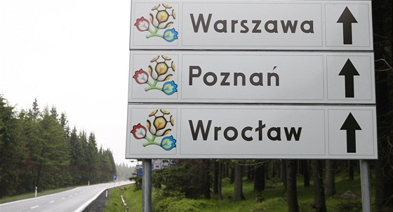 Cesta na fotbalové Euro me mít podobu pohodové, i kdy delí jízdy, nebo moná také popojídní v kolon. Klíový bude zejm výbr trasy a asu jízdy. (Ilustraní snímek)