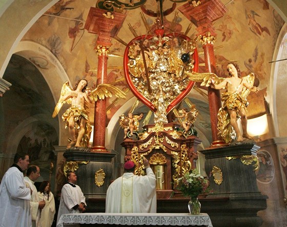 Unikátní trojboký oltá v kostele Nejsvtjí Trojice v Kemeníku na
