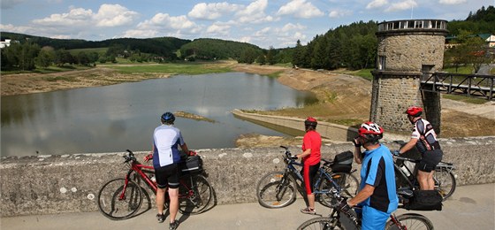 V ervnu se zdálo, e kvli pomalému napoutní je i letoní sezona na Luhaovické pehrad ztracená. Nyní ale det zvyování hladiny pece jen zrychlily.