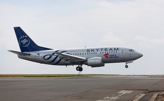 Boeingu 737 patící SA v barvách aliance Skyteam.