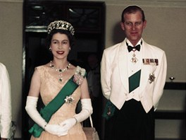 Královna Albta II. a její manel princ Phillip v Nigérii (1956)