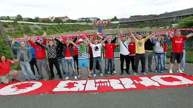 Fanouci Brna se seli u trosek fotbalového stadionu Zbrojovky, kdy slavili