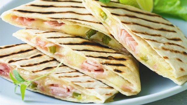 Quesadillas se unkou a sýrem