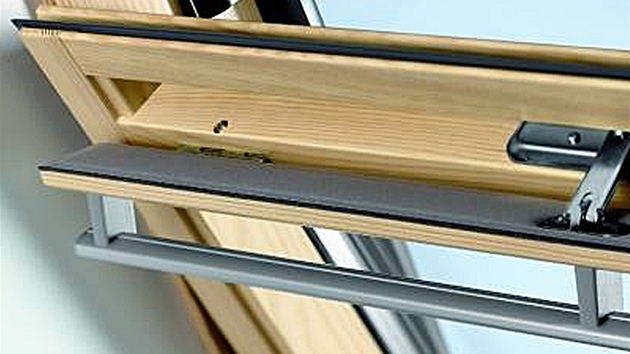 Souástí steního okna Velux je ventilaní klapka, díky které proudí vzduch do