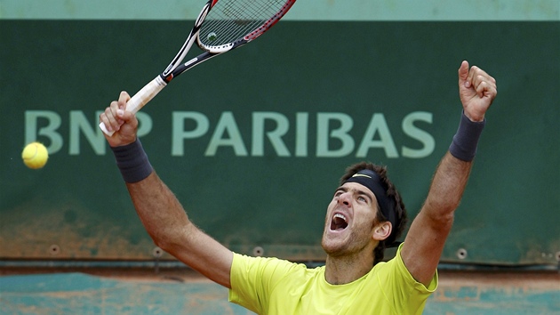 HOTOVO. Juan Martín Del Potro slaví postup do tvrtfinále Roland Garros.