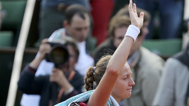 NASHLEDANOU PÍTÍ ROK. Petra Kvitová se louí s diváky na Roland Garros.