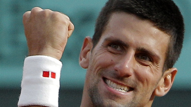 JSEM VE FINÁLE. Novak Djokovič slaví postup do finále Roland Garros. JSEM VE FINÁLE. Novak Djokovič slaví postup do finále Roland Garros.