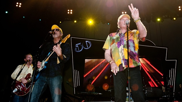 Beach Boys slaví 50 let od založení. Na snímku z koncertu v Las Vegas 27. Beach Boys slaví 50 let od založení. Na snímku z koncertu v Las Vegas 27.