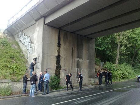 Viadukt v praské Libni, kde policie nala tlo "hledae poklad".