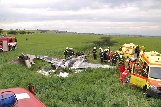 Pád letounu L-29 Delfín u obce eradice na Lounsku (10. ervna 2012)