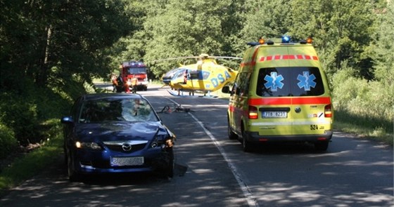 Tragická nehoda mezi cyklistou a osobním vozem mezi Kopivnicí a Záviicemi na