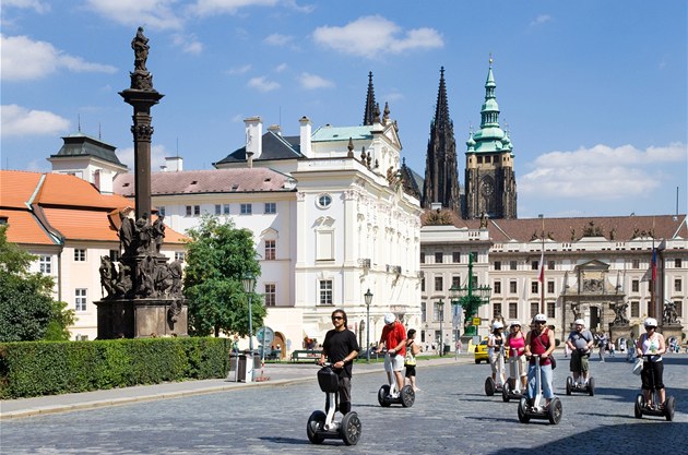 Segwaye jsou u v Praze zaité. Zmizí z centra?