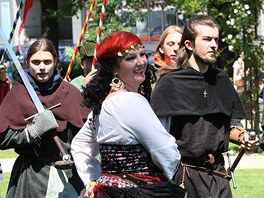 V Plzni se o víkendu potkaly dv nevední akce: Mezinárodní folklórní festival...