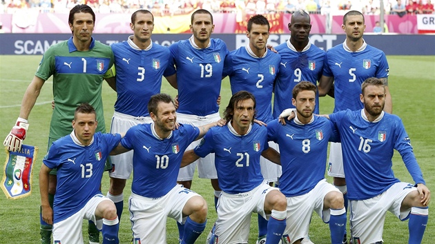 Reprezentaní tým Itálie ped prvním zápasem na evropském ampionátu proti