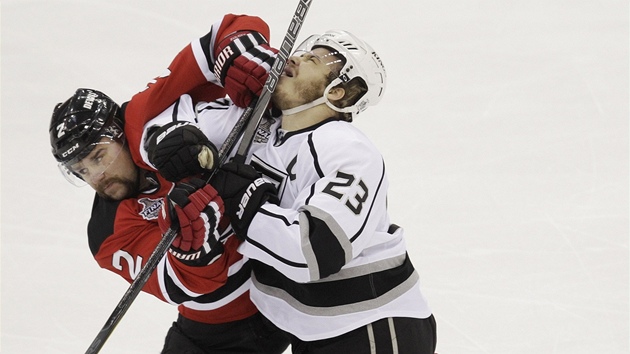 Marek idlický (vlevo) z New Jersey v souboji s Dustinem Brownem z Los Angeles.