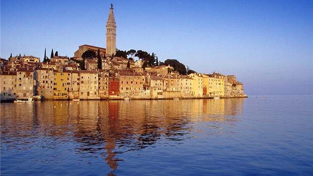 Rovinj, velmi kvalitní reprezentant Istrie. Barvami pipomíná Benátky.