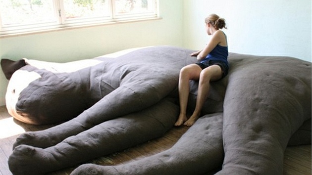 Pohovku Cat Sofa navrhli designéři z belgické studia Unfold. Pohovku Cat Sofa navrhli designéři z belgické studia Unfold.
