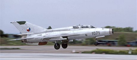 Aktéi v kauze Agroplast elí mimo jiné obvinní z nezákonného obchodování s letouny MiG-21. Ilustraní snímek