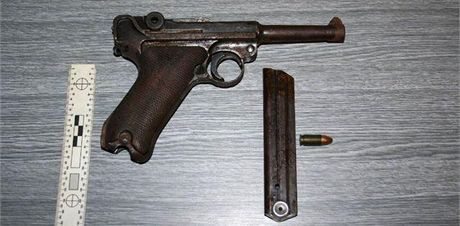 Legendární nmecká pistole Luger P.08 Parabellum, kterou nael mu z Uherského