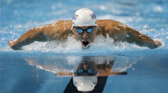 PORTRÉT PLAVECKÉHO GÉNIA. Michael Phelps pi americké olympijské kvalifikaci v