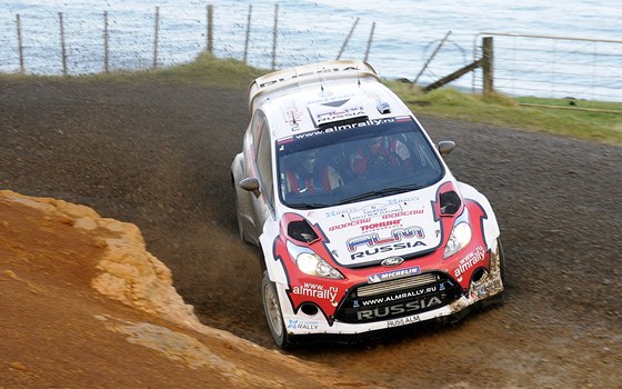 Jevgenij Novikov pi Novozélandské rallye.