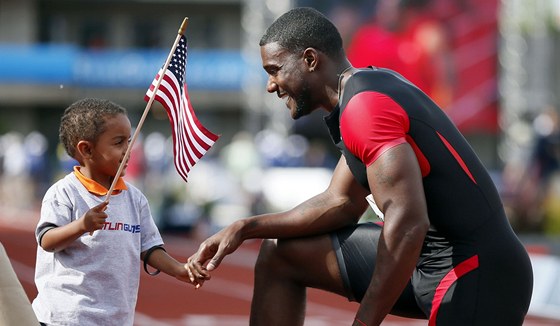 DOKÁZALI JSME TO, SYNU. Justin Gatlin jako americký ampion na 100 metr a