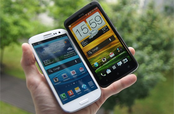 Samsung Galaxy S III a HTC One X