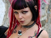 Bettie Page nechala na slench z komunity Suicide Girls nesmazateln otisk.