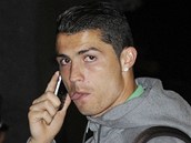Cristiano Ronaldo na donckm letit tsn ped odletem z mistrovstv Evropy