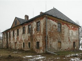 Zchtral zmek v Nenakonicch, sti obce Vrovany na Olomoucku.