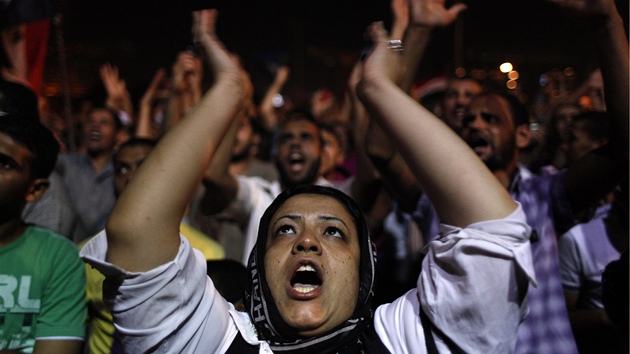 Píznivkyn Muslimského bratrstva na námstí Tahrír v Káhie (19. ervna 2012)