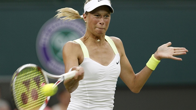 SNAHA. Andrea Hlaváková prohrála ve druhém kole WImbledonu s Kim Clijstersovou.