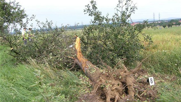 Pi tragické havárii mezi Uherským Hraditm a Bílovicemi zemeli dva mladí