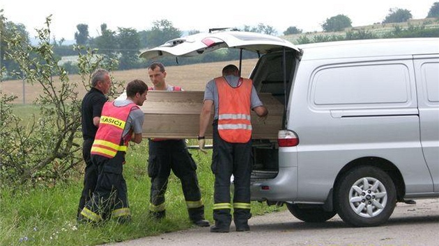 Pi tragické havárii mezi Uherským Hraditm a Bílovicemi zemeli dva mladí