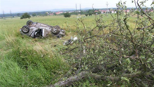 Pi tragické havárii mezi Uherským Hraditm a Bílovicemi zemeli dva mladí