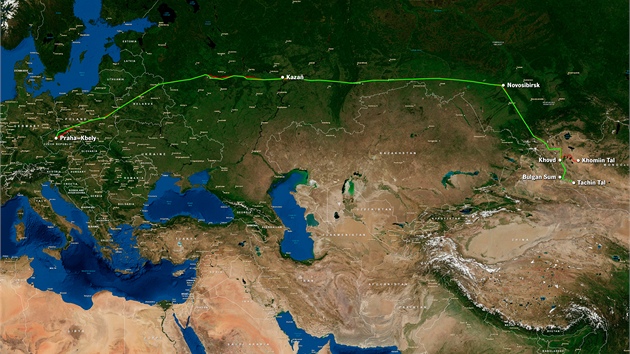 Mapa znzorujc trasu loskho a letonho transportu kon zPrahy do Mongolska: stejn jako loni bude armdn letoun skomi startovat ze zkladny ve Kbelch. Namsto Khovdu vak pistane vBulganu.