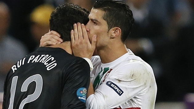 Cristiano Ronaldo tsn ped penaltovým rozstelem v semifinále proti panlsku