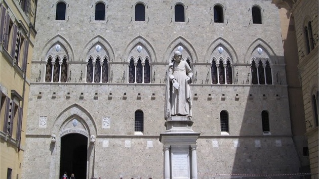 Monte dei Paschi di Siena je nejstarší fungující bankou světa. Monte dei Paschi di Siena je nejstarší fungující bankou světa.