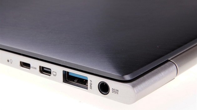 Asus Zenbook Prime - USB 3.0, micro HDMI, micro VGA