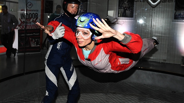 Olga Lounov si vyzkouela let v tunelu.